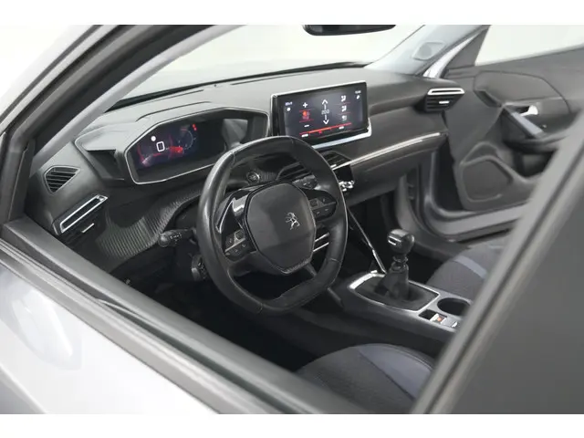Peugeot 2008 PureTech 130 Blue Lease Allure | Camera | Navigatie | Parkeersensoren | Apple Carplay
