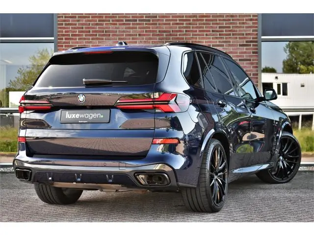 BMW X5 xDrive50e M-Sport Pro Skylounge ACC Trekh B&W Massage Ventilatie Alcantara 22inch