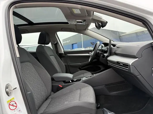 Volkswagen Golf Variant 1.5 eTSI 150pk DSG Style | Pano dak