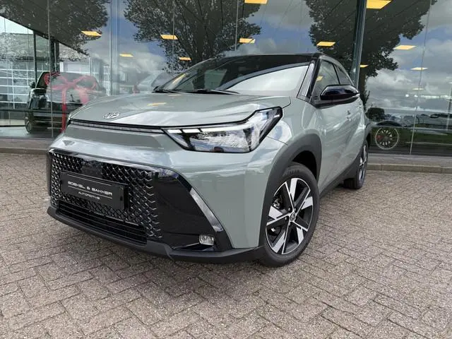 Toyota Aygo X Hybrid 115 pulse Automaat ** Stoelverwarming ** Camera ** Carplay ** Keyless