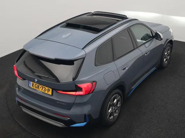 BMW iX1