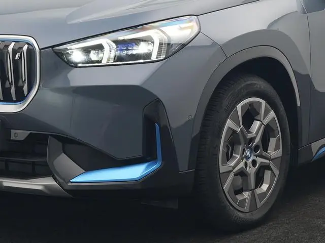 BMW iX1