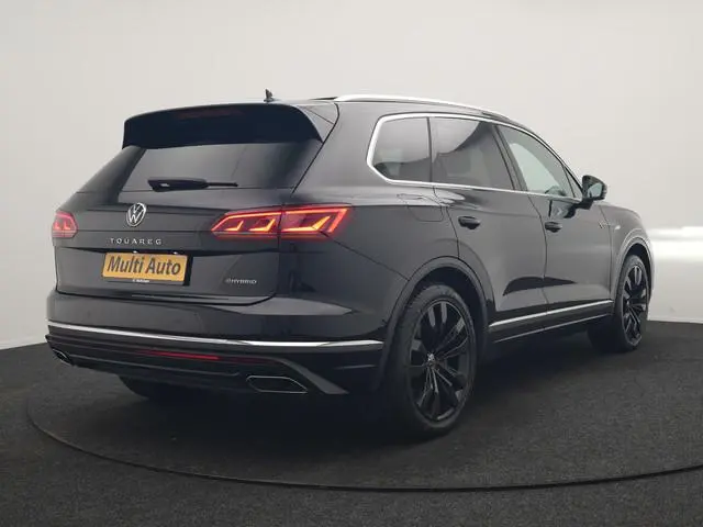 Volkswagen Touareg 3.0 TSi eHybrid 4MOTION PHEV 381pk Dealer O.H | Luchtvering | Trekhaak Af Fabriek...