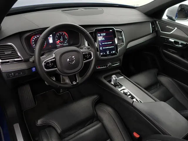 Volvo XC90 2.0 T8 Twin Engine AWD R-Design- 7 Pers, Carbon Afwerking, Panoramadak, 360 Camera, Carpl...