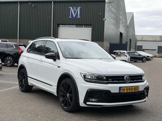 Volkswagen Tiguan 1.5 TSI ACT Highline Business R VAN: 30.900,- VOOR: 27.877,- UW WKVOORDEEL: 3.023,...