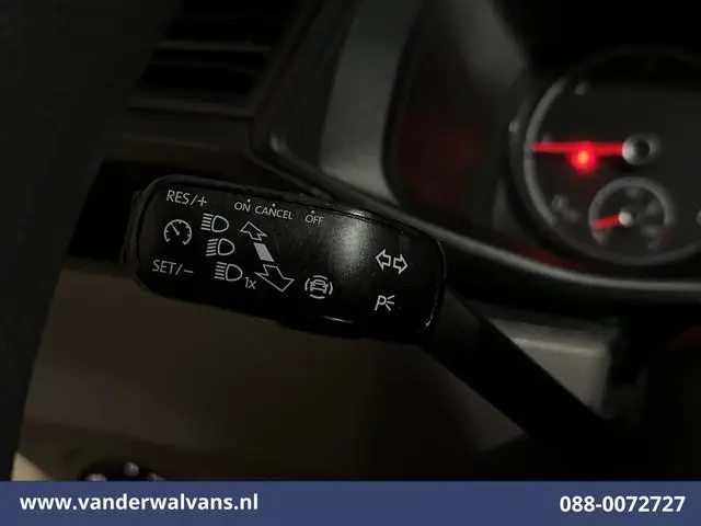 Volkswagen Transporter 2.0 TDI L2H1 Euro6 Airco | Apple Carplay | Imperiaal | Cruisecontrol | Camera...