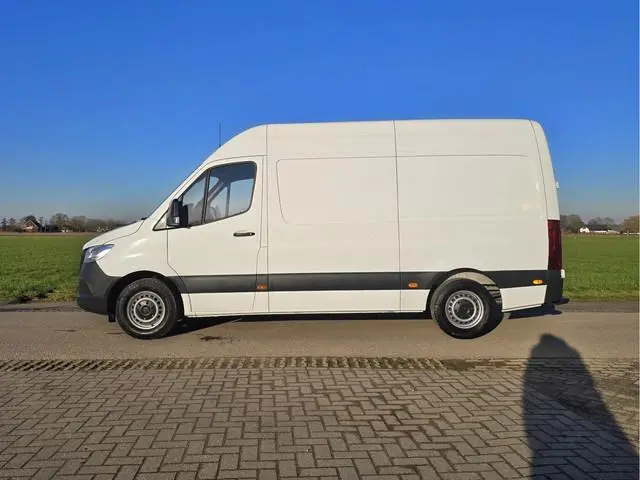 Mercedes-Benz Sprinter 315 1.9 CDI L2 H2 RWD - 150 Pk - Euro 6 - ParkeerCamera - MBUX - Airco - Crui...