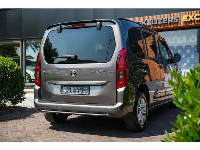 Toyota pro-ace
