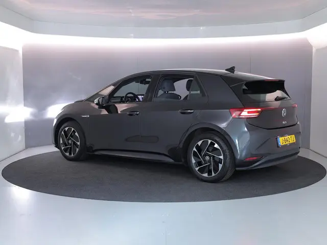 Volkswagen ID.3 First 58 kWh 93% SOH | 204 pk | Navigatie | Parkeersensoren | Adaptieve cruise contr...