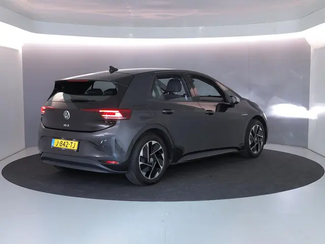 Volkswagen ID.3 First 58 kWh 93% SOH | 204 pk | Navigatie | Parkeersensoren | Adaptieve cruise contr...