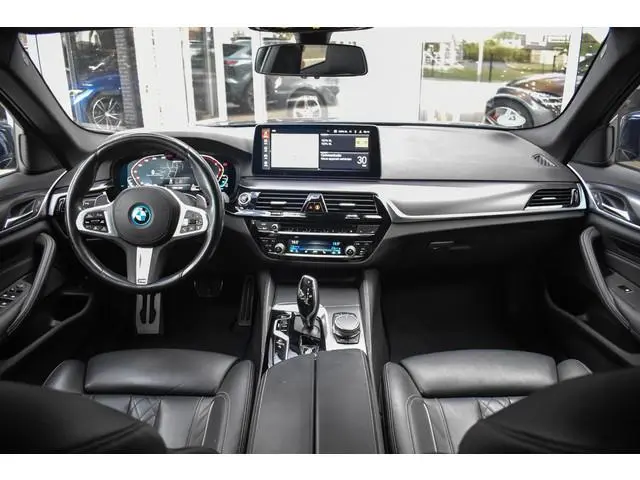 BMW 5-serie Touring 530e Business Edition Plus Pano HUD Leder Comf Zet