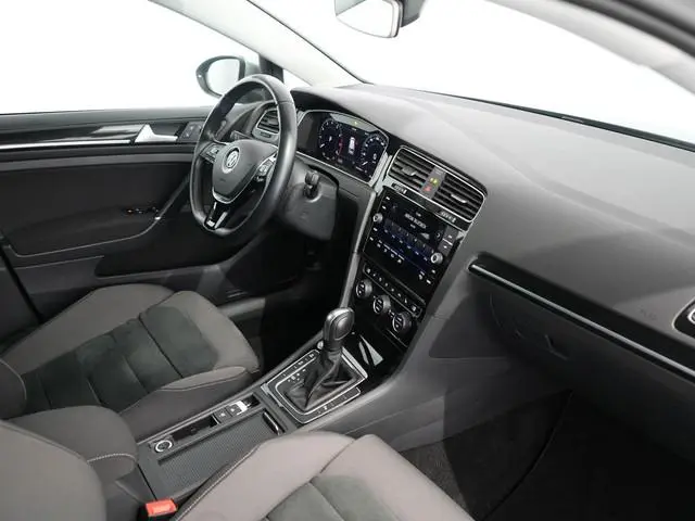Volkswagen Golf Variant 1.5 TSI Highline Business R | Winterpakket | Camera | Virtual | ACC |