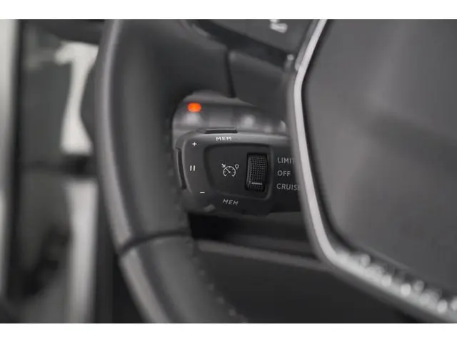 Peugeot 3008 1.6 Plug-in HYbrid 225 Allure | Camera | Dodehoekdetectie | Navigatie | Apple Carplay