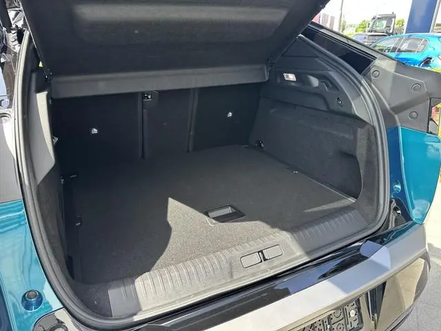 Peugeot e-3008