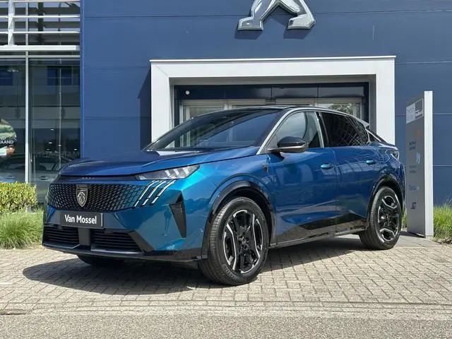 Peugeot e-3008 GT 73 kWh / Camera Voor & Achter / 360° Camera / Keyless Entry / Warmtepomp / Adaptie...