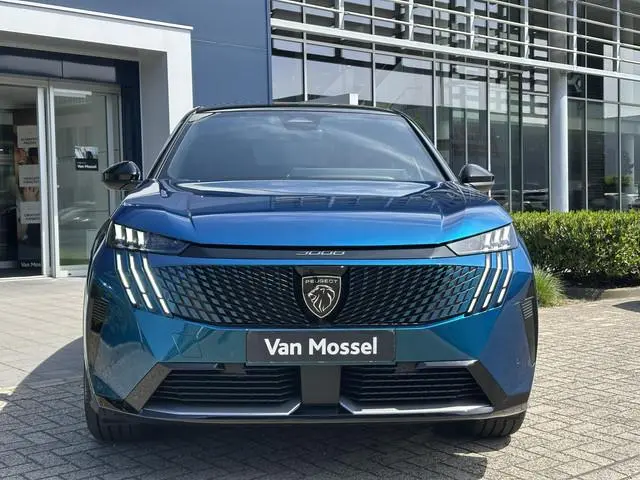 Peugeot e-3008