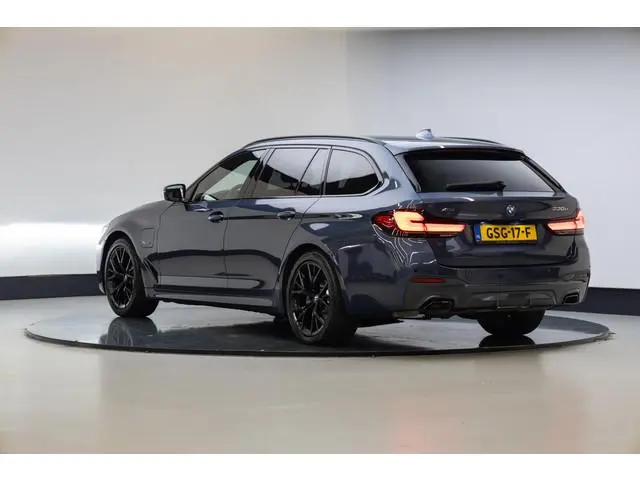 BMW 5-serie Touring 530e xDrive High Executive | M-Sport | Co-Pilot | Panorama dak | Trekhaak | H&K...