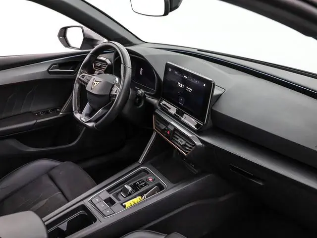 CUPRA Leon Sportstourer 1.4 245pk DSG e-Hybrid VZ Adrenaline · Panoramadak · Camera · Keyless · Stuu...