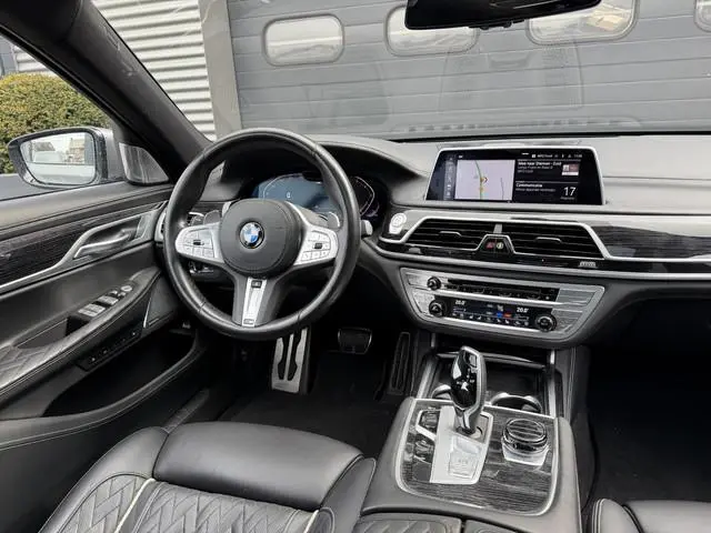 BMW 7-serie 750Li xDrive High Executive M-Sport | Panoramadak | Sky Lounge | TV Schermen | Massage |...