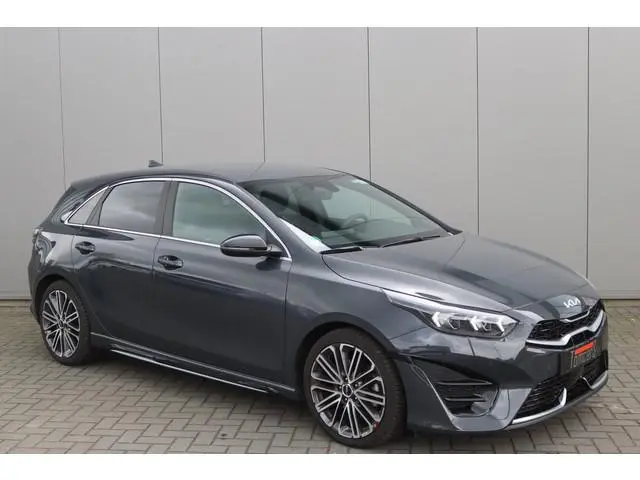 Kia Ceed 1.5 T-GDi 140PK Automaat GT-Line 12-2025!/Navigatie/Adapt.-cruise/Keyfree/Winter-pack
