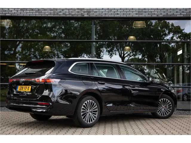 Volkswagen Passat Variant 1.5 eTSI Elegance Business , Adap. cruise, Stoel/stuurverwarming, Head-up...