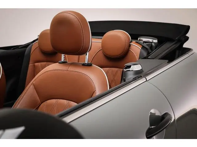 MINI Cabrio 2.0 John Cooper Works JCW Pack | DRIVING ASSISTANT PLUS / CONNECTED NAVIGATION PLUS / CO...
