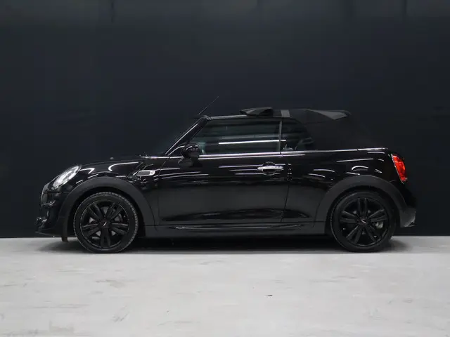 MINI Mini Cabrio 1.5 Cooper JCW Chili Serious Business Cabrio [STOELVERWARMING, GROOT SCHERM, HARMAN...