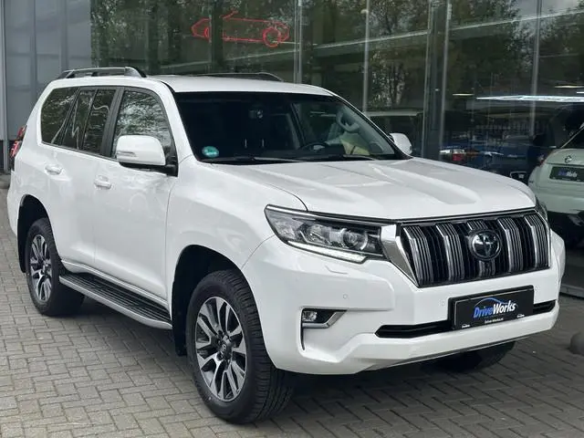 Toyota Land Cruiser 2.8 D-4D-F Professional | Leather | Nieuwstaat | 360 View | JBL | Window Van | C...