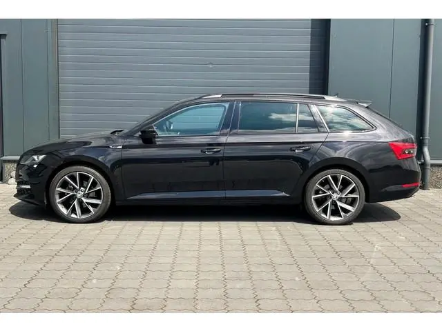 ŠKODA Superb Combi 1.4 TSI iV Sportline Business PANO 19" STANDKACHEL EL. STOELEN VOL!