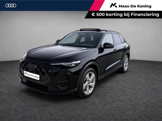 Audi Q5 2.0TFSIe-hybrid 220kW/299PK quattro S Line · Panoramadak · Trekhaak · 360°Camera + Parkeerse...