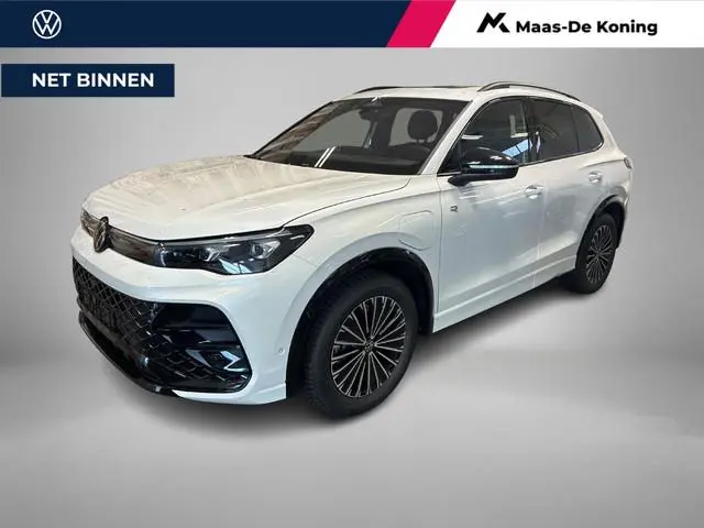 Volkswagen Tiguan 1.5 272pk DSG eHybrid R-Line · Panoramadak · Leder 360 Camera · Wegklapbare Trekha...