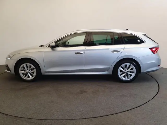 ŠKODA Octavia Combi 1.5 e-TSI 150pk DSG/AUT Business Edition Wegklapbare trekhaak, Camera, Winterpak...