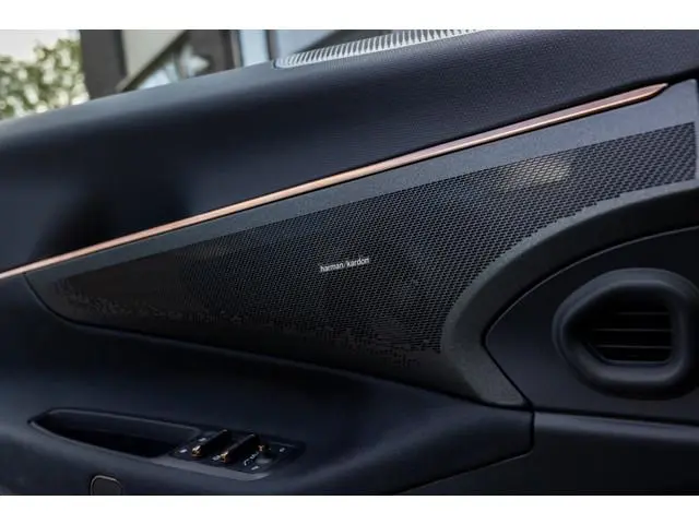 Lynk & Co 08