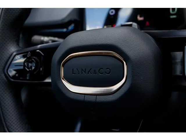 Lynk & Co 08