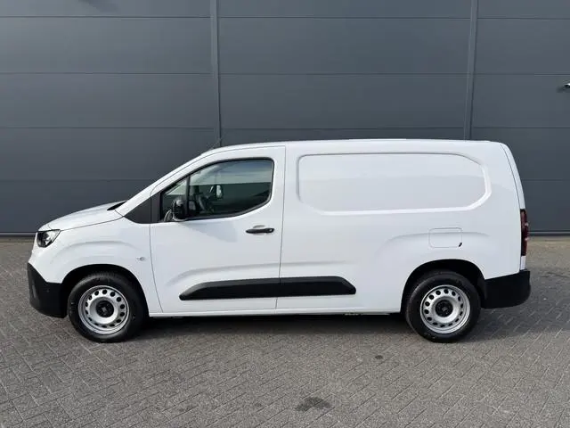 Fiat Doblò 100pk L2 1000kg (Laadruimte betimmering - Camera - Airco - Navigatie - Parkeersensoren V+...