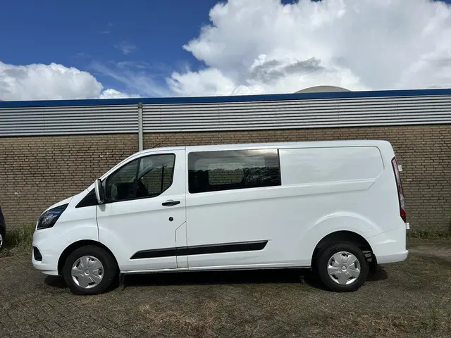 Ford Transit Custom 300 2.0 TDCI 130PK L2H1 Trend Dubbele Cabine Apple Carplay/ Android Auto - Voorr...