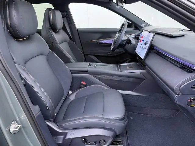 Lynk & Co 08