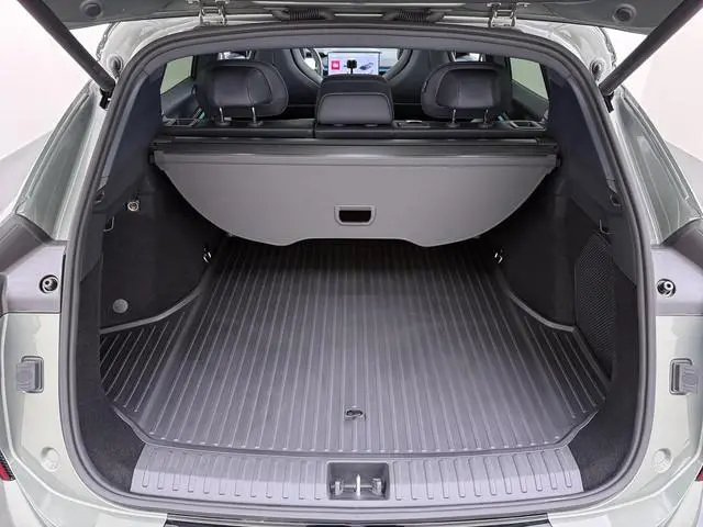 Lynk & Co 08