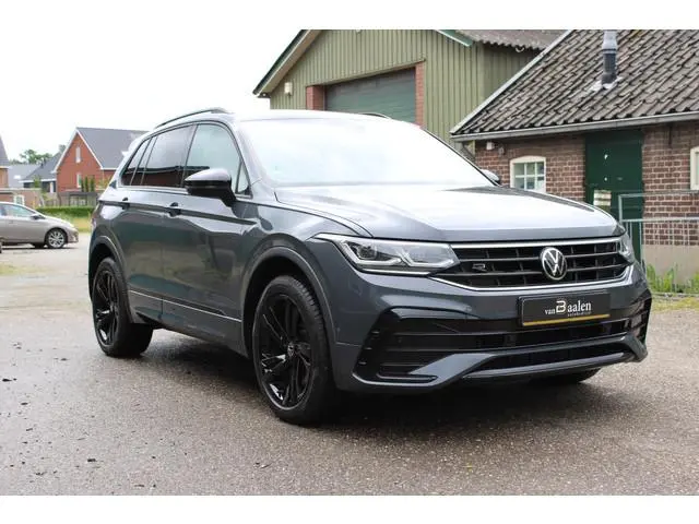 Volkswagen Tiguan 1.4 TSI eHybrid R-Line Business+ SOh 90,1% NAVI IQ LIGHT TREKHAAK 159000KM!!!