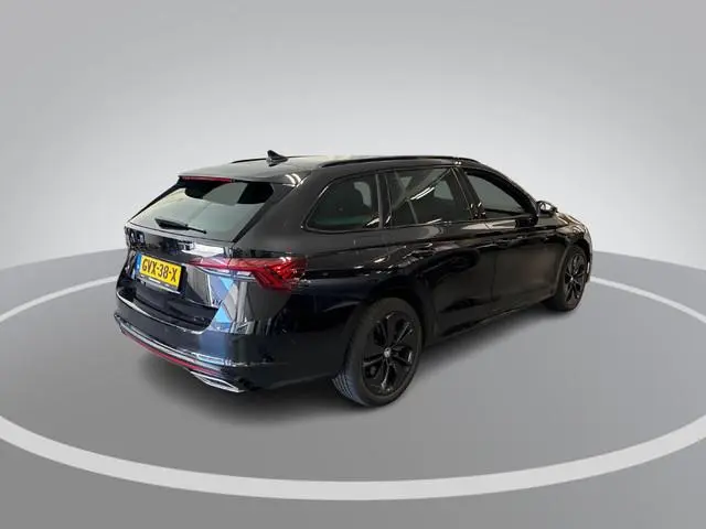 Skoda Octavia Combi 1.4 TSI 245pk DSG RS iV PHEV Business · Camera · Apple/Android Car Play · Sfeerv...