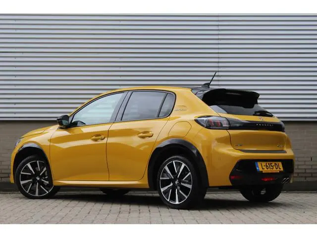 Peugeot 208 1.2 PureTech 131PK GT-Line | Panoramadak | 3D Cockpit | BLIS | Navigatie