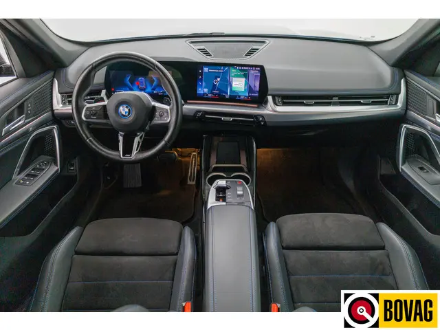 BMW X1 xDrive25e  M-sport 245 PK automaat  | Stoelverwarming + massage | Stuurverwarming | Navigatie...