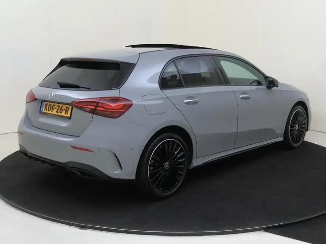 Mercedes-Benz A-klasse 250 e Business Solution AMG Premium Plus Alpine Grey /Panoramadak /Burmester...