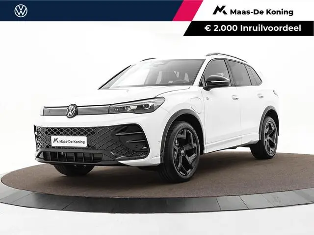 Volkswagen Tiguan R-Line 1.5 eHybrid 204 PK 6 versn. DSG · Voorstoelen verwarmbaar · Sfeerverlichtin...