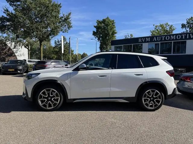 BMW X1 xDrive25e X-Line High Executive PHEV | VAN: 35.900,- VOOR: 32.877,- UW HERFSTVOORDEEL: 3.023,...