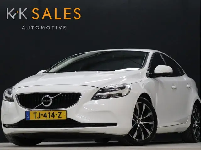 Volvo V40 1.5 T3 Dynamic Edition [CRUISE CONTROL, STOELVERWARMING, DIGITALE TELLER, BLUETOOTH, NAVIG...
