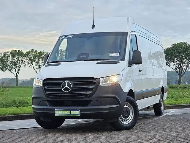 MERCEDES-BENZ ESPRINTER L3H2 Maxi 212Km WLTP 56kWh Snelladen Elektrisch Nieuw-Model Camera CarPlay 3...