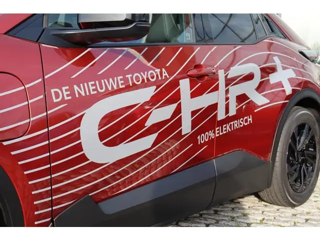 Toyota C-HR+