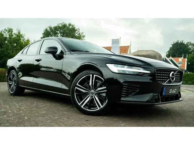 Volvo S60 T6 350PK AWD Recharge Plus Dark | BLIS | Pano | Carplay | Elektr. Stoelen | PDC V+A | ACC