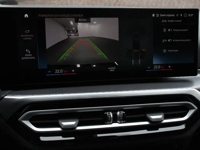 BMW 3-serie Touring 330e M-Sport PHEV  Digitale Cockpit Climate control Stoel verwarming LED Sfeer v...